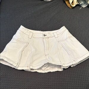 White Pleated Women's Skort with Contrast Topstitching